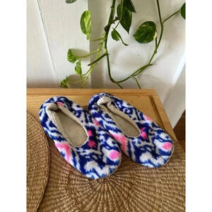Women’s size medium Blue Slippers